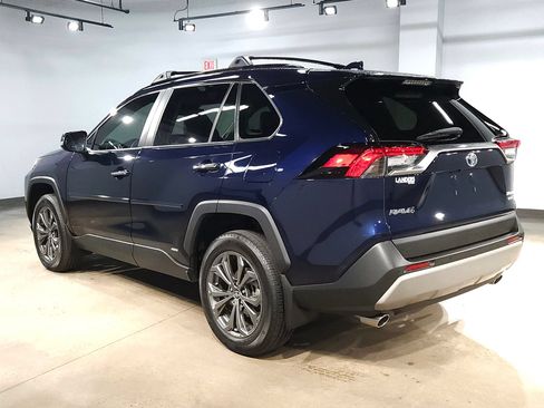 Used 2022 Toyota RAV4 Limited AWD/4WD image 5