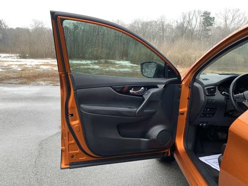 Used 2022 Nissan Rogue Sport SV w/ Technology Package image 25