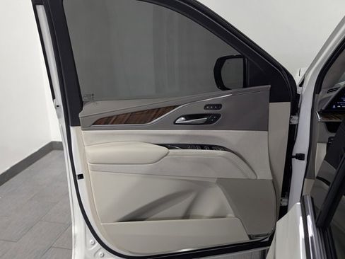 Certified 2024 Cadillac Escalade ESV Sport Platinum w/ LPO, ONYX Package image 31
