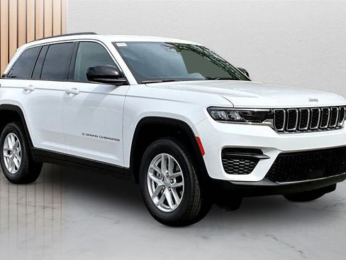 New 2026 Jeep Grand Cherokee Laredo AWD/4WD image 2
