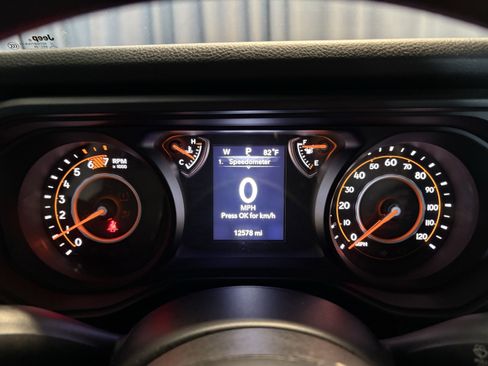 Used 2025 Jeep Wrangler Sport image 24