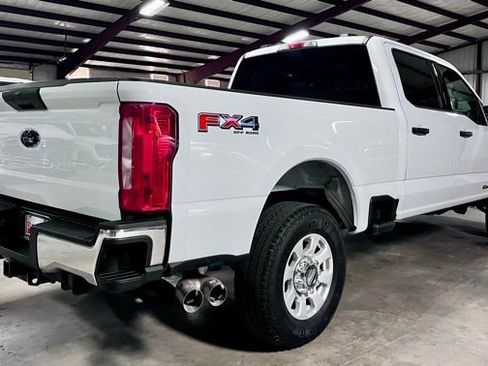 Used 2024 Ford F250 XLT w/ FX4 Off-Road Package AWD/4WD image 2