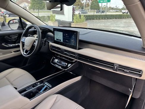 New 2026 Lincoln Corsair Premiere FWD image 20