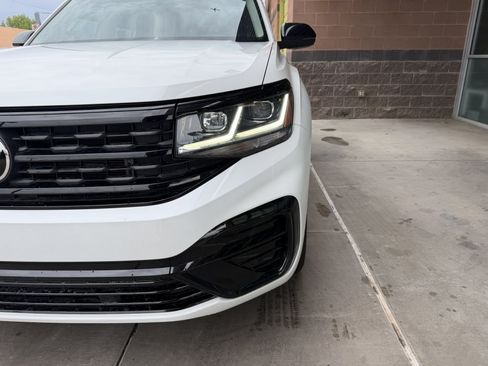 Used 2023 Volkswagen Atlas SEL R-Line AWD/4WD image 11