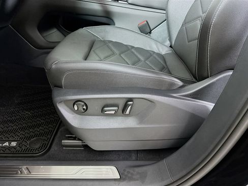 Used 2026 Volkswagen Atlas SE w/ Panoramic Sunroof Package FWD image 10