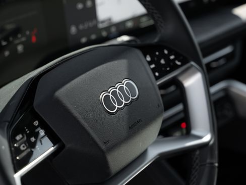 Certified 2025 Audi Q5 Premium w/ Premium Plus AWD/4WD image 13