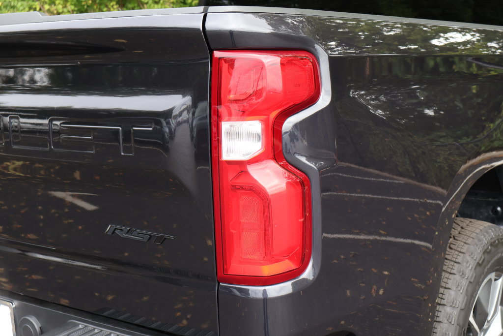 Used 2023 Chevrolet Silverado 1500 RST w/ Z71 Off-Road Package AWD/4WD image 10