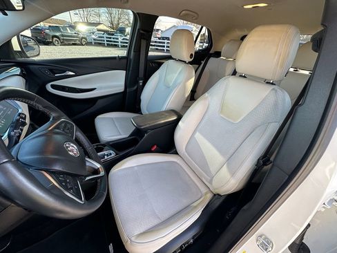 Used 2022 Buick Encore GX Select w/ Sport Touring Package image 10