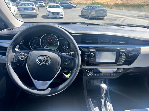 Used 2015 Toyota Corolla LE FWD image 7
