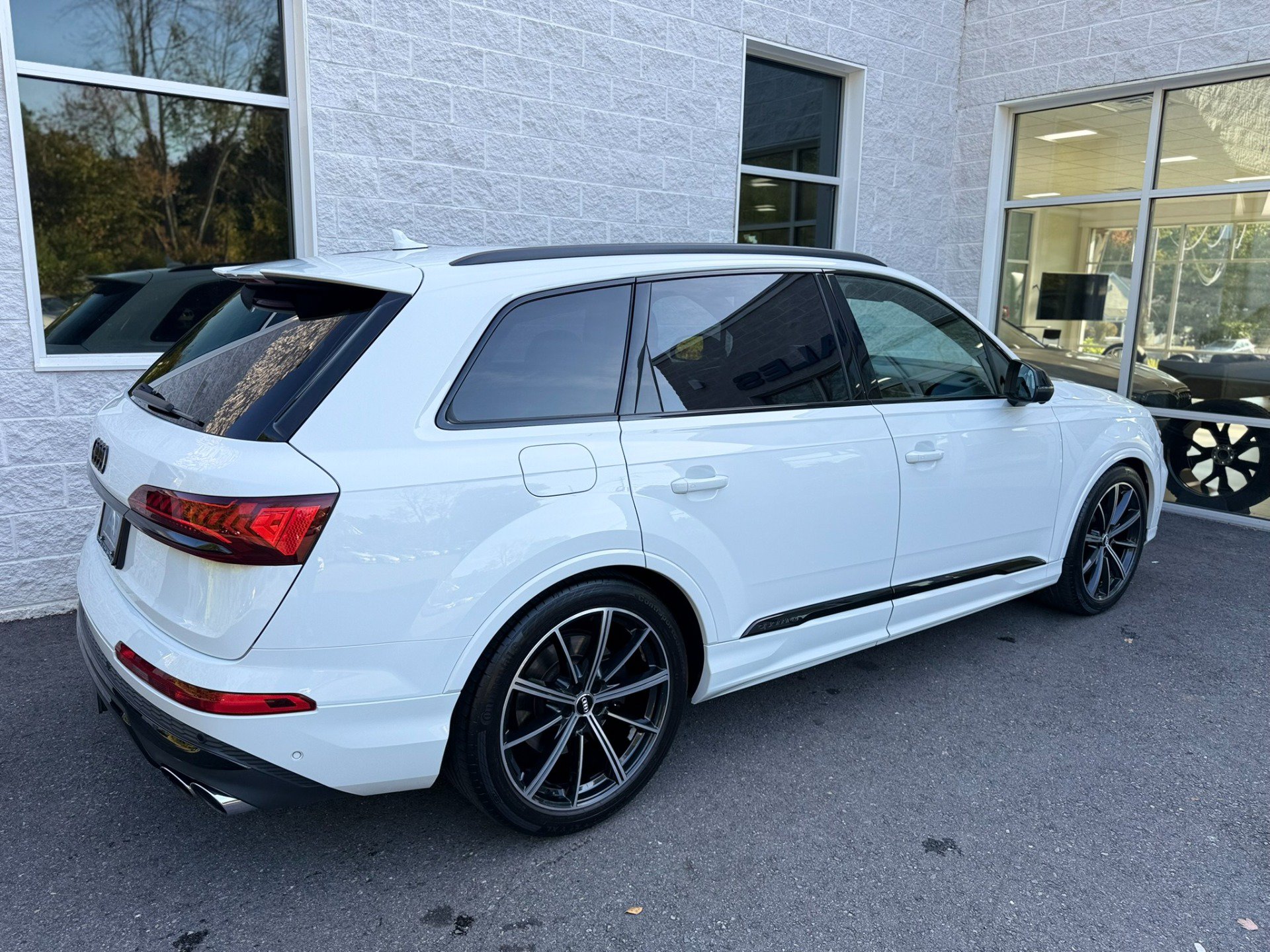 Used 2020 Audi SQ7 Prestige w/ Prestige Package AWD/4WD image 27