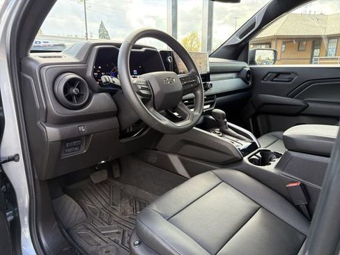Certified 2025 Chevrolet Colorado Trail Boss w/ LPO, Skid Plate Package AWD/4WD image 9