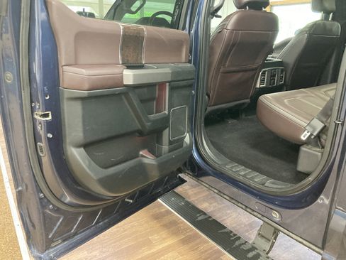 Used 2016 Ford F150 Platinum w/ Equipment Group 701A Luxury AWD/4WD image 15