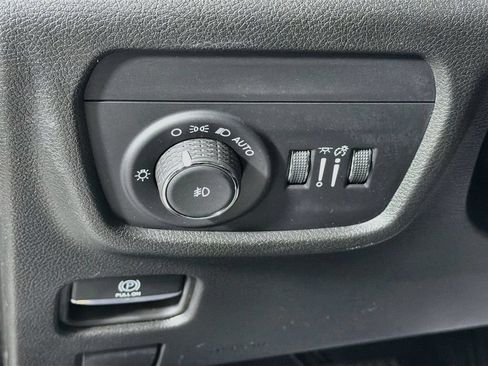 Used 2023 Jeep Grand Cherokee L Limited AWD/4WD image 10