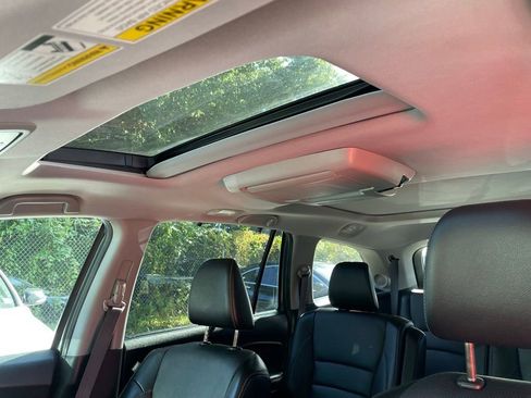 Used 2022 Honda Pilot Elite image 27