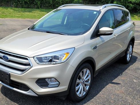 Used 2017 Ford Escape Titanium w/ Equipment Group 301A FWD image 3