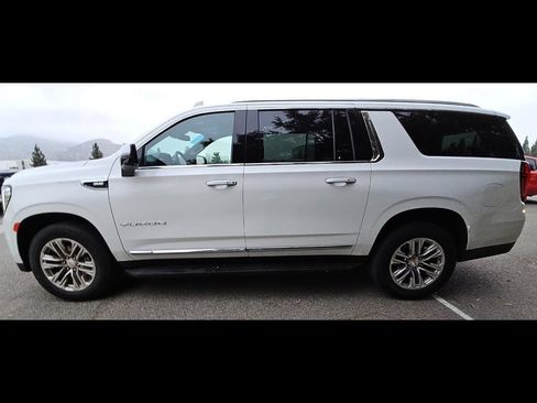 Used 2023 GMC Yukon XL SLT w/ SLT Premium Package RWD image 7