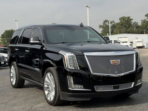 Used 2016 Cadillac Escalade Platinum image 13