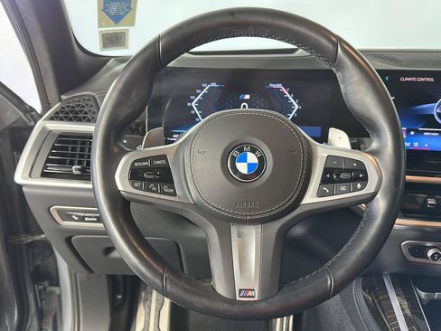 Used 2024 BMW X7 xDrive40i w/ M Sport Package AWD/4WD image 10
