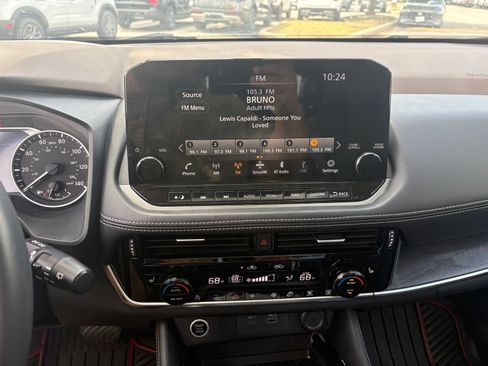 Used 2021 Nissan Rogue SL w/ Premium Package FWD image 13