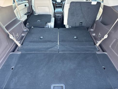 Used 2022 Ford Explorer Platinum w/ Equipment Group 601A image 19