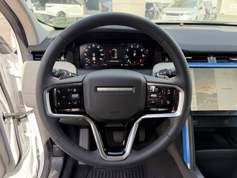 New 2025 Land Rover Discovery Sport S image 17