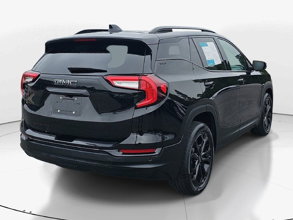 Used 2022 GMC Terrain SLT w/ Infotainment Package II FWD image 6