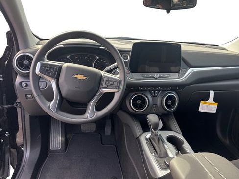 New 2025 Chevrolet Blazer LT image 10