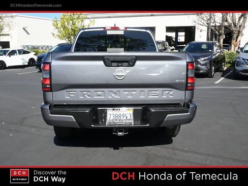 Used 2023 Nissan Frontier SV image 6