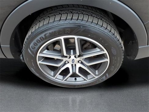 Used 2017 Ford Explorer Sport w/ Equipment Group 401A image 7