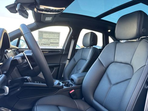 New 2026 Porsche Macan S image 5