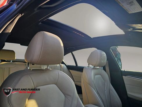 Used 2019 BMW 530i xDrive AWD/4WD image 14