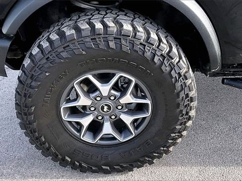 Used 2023 Ford Bronco Badlands image 34