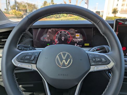 New 2026 Volkswagen Tiguan SE image 29