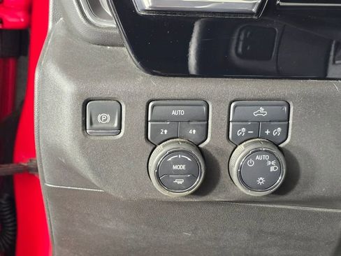 Used 2025 Chevrolet Silverado 1500 LT image 19