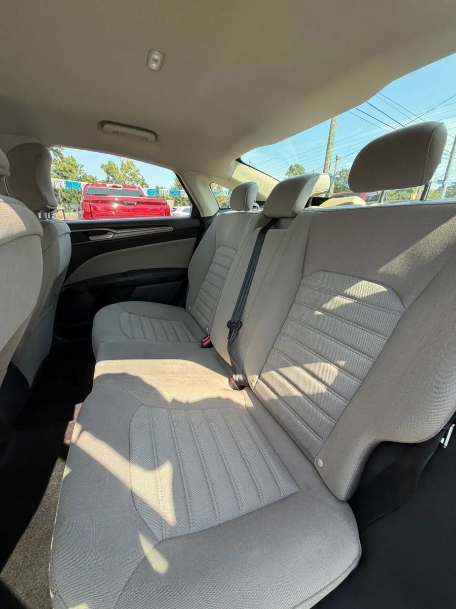 Used 2018 Ford Fusion S FWD image 12