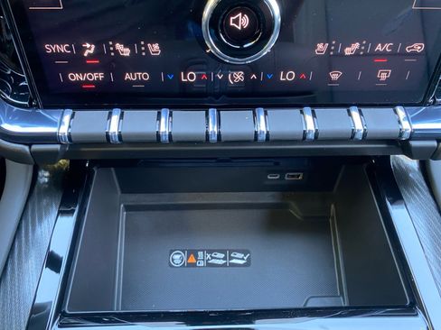 New 2026 GMC Yukon AT4 image 18