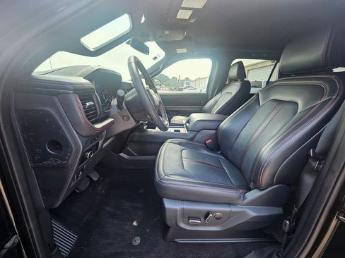 Used 2024 Ford Expedition Limited image 11