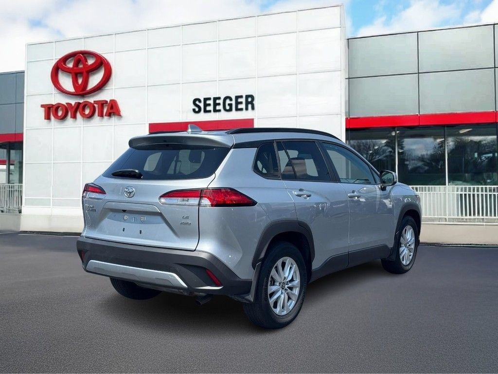 Used 2023 Toyota Corolla Cross LE w/ Moonroof Package AWD/4WD image 3