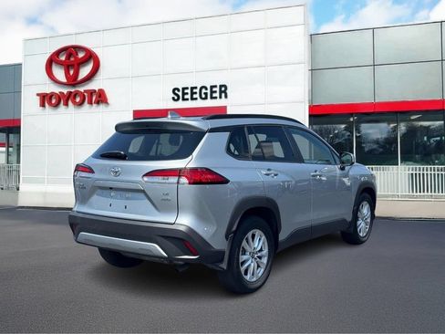 Used 2023 Toyota Corolla Cross LE w/ Moonroof Package AWD/4WD image 3