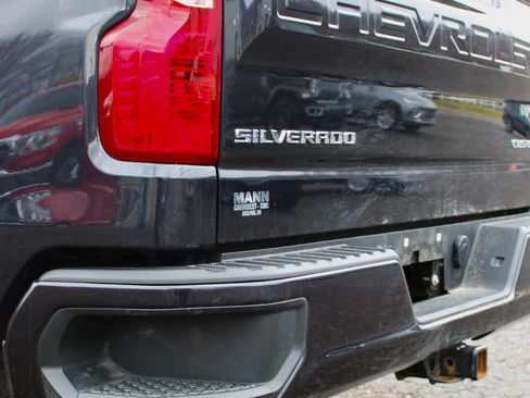 Used 2023 Chevrolet Silverado 1500 Custom image 14