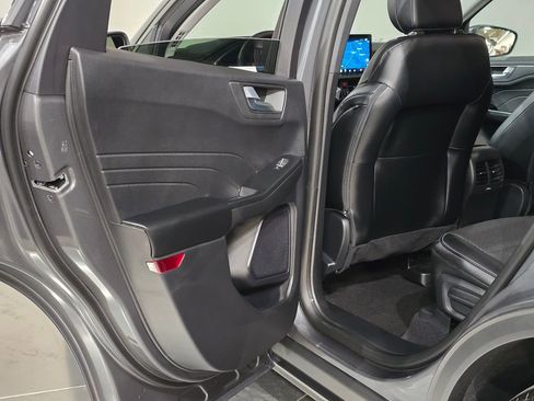 New 2026 Ford Escape SE w/ Class II Trailer Tow Package image 29