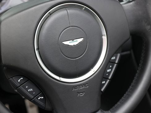 Used 2015 Aston Martin DB9 Volante RWD image 25