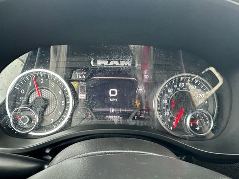 Used 2025 RAM 1500 Laramie image 28