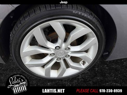 Used 2012 Hyundai Veloster w/ Style Pkg image 23