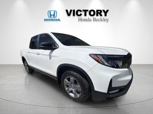 Used 2025 Honda Ridgeline TrailSport image 7