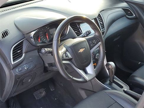 Used 2017 Chevrolet Trax LT w/ Driver Confidence Package image 17