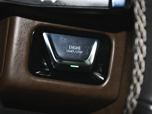 Used 2025 GMC Yukon XL Denali Ultimate AWD/4WD image 31