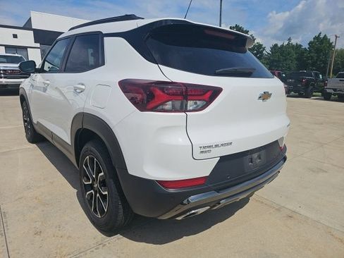 Used 2022 Chevrolet TrailBlazer ACTIV w/ Sun and Liftgate Package AWD/4WD image 5