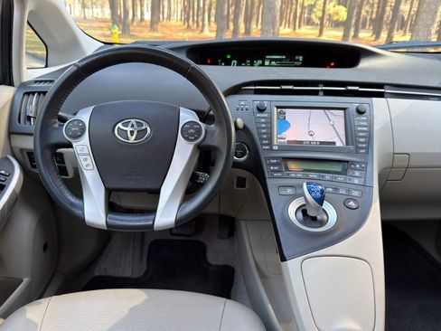 Used 2011 Toyota Prius image 3
