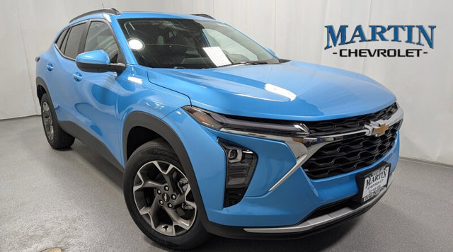 New 2026 Chevrolet Trax LT w/ Sunroof Package FWD image 1